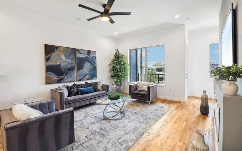4204 San Jacinto Street #105, Dallas, TX 75204, 3 Habitaciones Habitaciones , ,3 BañosBaños,Residential,En Venta,4204 San Jacinto Street,20893585
