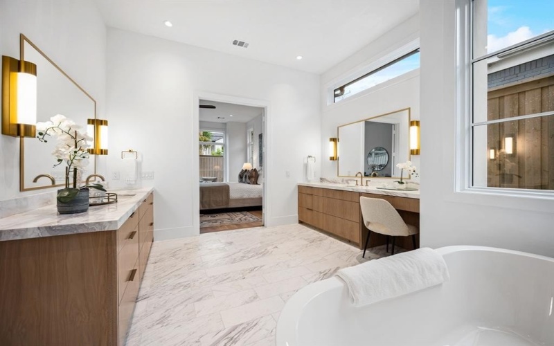 4807 W Hanover Avenue, Dallas, TX 75209, 4 Bedrooms Bedrooms, ,5 BathroomsBathrooms,Residential,For Sale,4807 W Hanover Avenue,20893692