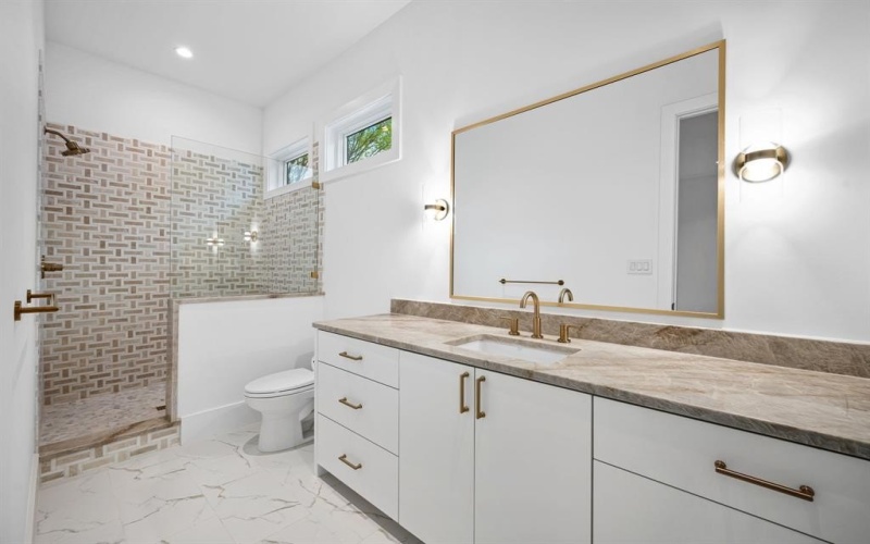 4807 W Hanover Avenue, Dallas, TX 75209, 4 Bedrooms Bedrooms, ,5 BathroomsBathrooms,Residential,For Sale,4807 W Hanover Avenue,20893692