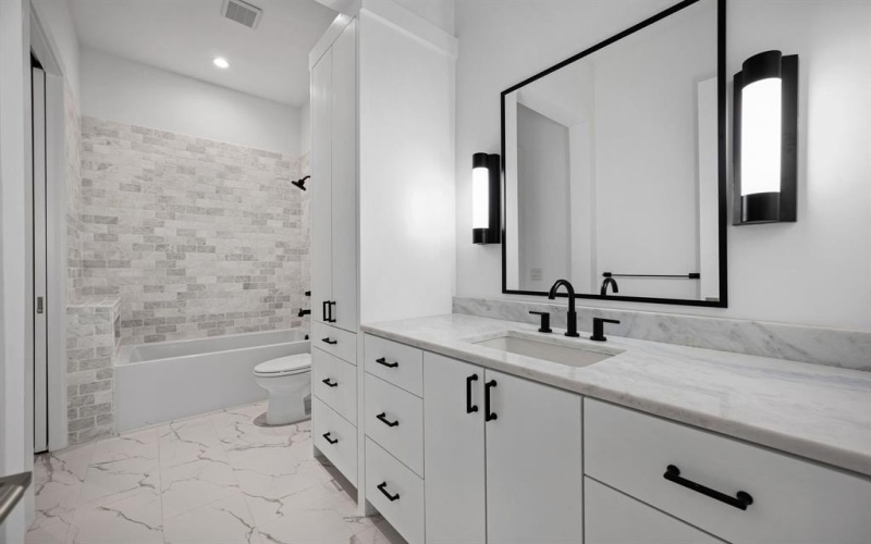 4807 W Hanover Avenue, Dallas, TX 75209, 4 Bedrooms Bedrooms, ,5 BathroomsBathrooms,Residential,For Sale,4807 W Hanover Avenue,20893692