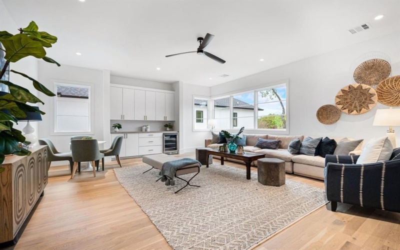 4807 W Hanover Avenue, Dallas, TX 75209, 4 Bedrooms Bedrooms, ,5 BathroomsBathrooms,Residential,For Sale,4807 W Hanover Avenue,20893692