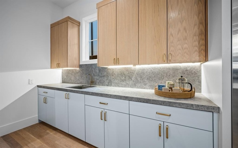 4807 W Hanover Avenue, Dallas, TX 75209, 4 Bedrooms Bedrooms, ,5 BathroomsBathrooms,Residential,For Sale,4807 W Hanover Avenue,20893692