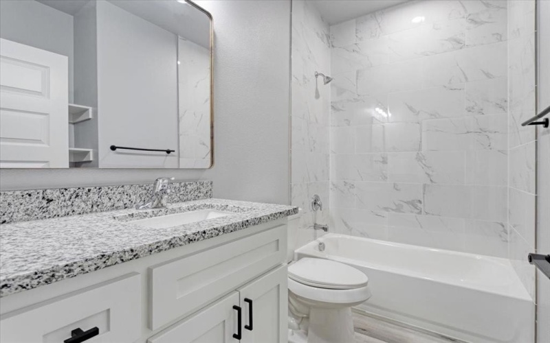 1305-b Mill Street, Gainesville, TX 76240, 2 Bedrooms Bedrooms, ,2 BathroomsBathrooms,Residential Lease,For Rent,1305-b Mill Street,20894100