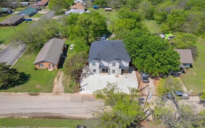 1305-b Mill Street, Gainesville, TX 76240, 2 Bedrooms Bedrooms, ,2 BathroomsBathrooms,Residential Lease,For Rent,1305-b Mill Street,20894100