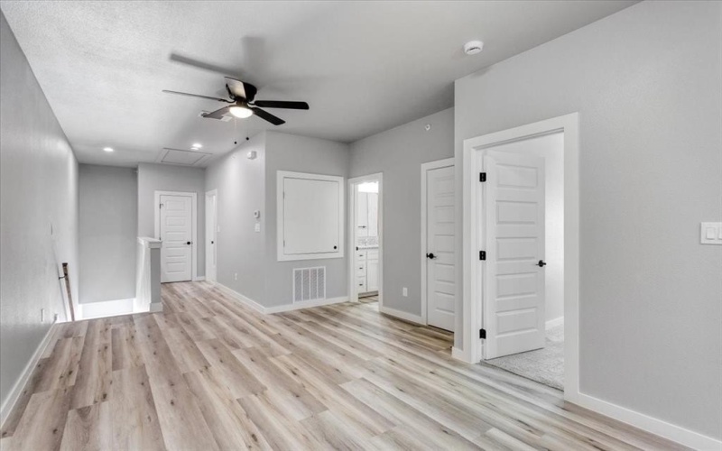 1305-b Mill Street, Gainesville, TX 76240, 2 Bedrooms Bedrooms, ,2 BathroomsBathrooms,Residential Lease,For Rent,1305-b Mill Street,20894100