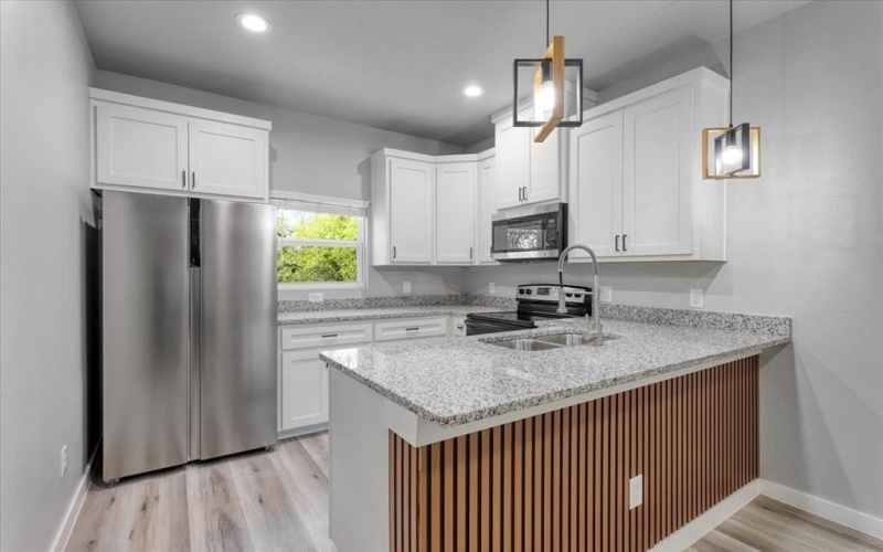 1305-b Mill Street, Gainesville, TX 76240, 2 Bedrooms Bedrooms, ,2 BathroomsBathrooms,Residential Lease,For Rent,1305-b Mill Street,20894100