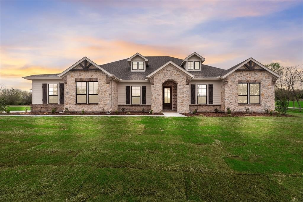 1010 Julian Drive, Van Alstyne, TX 75495, 4 Bedrooms Bedrooms, ,2 BathroomsBathrooms,Residential,For Sale,1010 Julian Drive,20894607
