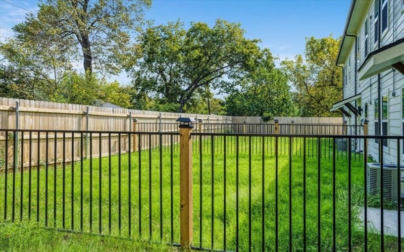515 S First Street, Sherman, TX 75090, 1 Bedroom Bedrooms, ,1 BathroomBathrooms,Residential Lease,For Rent,515 S First Street,20894608