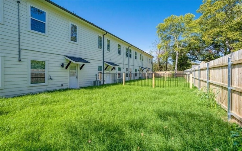 515 S First Street, Sherman, TX 75090, 1 Bedroom Bedrooms, ,1 BathroomBathrooms,Residential Lease,For Rent,515 S First Street,20894608