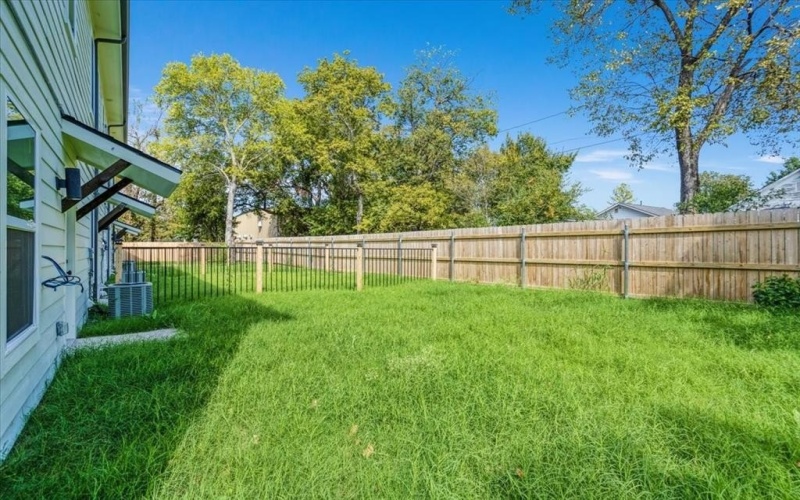 515 S First Street, Sherman, TX 75090, 1 Bedroom Bedrooms, ,1 BathroomBathrooms,Residential Lease,For Rent,515 S First Street,20894608