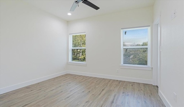 515 S First Street, Sherman, TX 75090, 1 Bedroom Bedrooms, ,1 BathroomBathrooms,Residential Lease,For Rent,515 S First Street,20894608