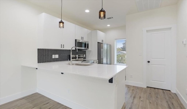 515 S First Street, Sherman, TX 75090, 1 Bedroom Bedrooms, ,1 BathroomBathrooms,Residential Lease,For Rent,515 S First Street,20894608