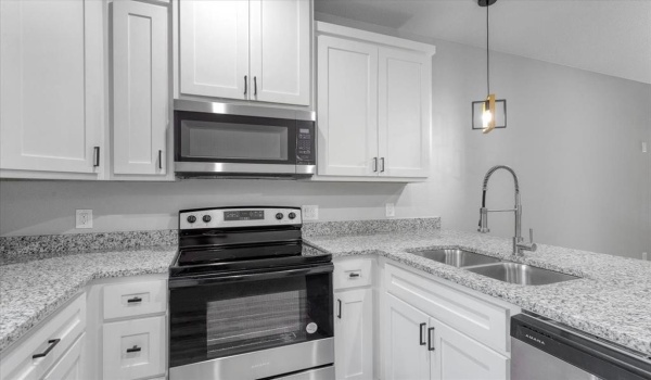 1305-d Mill Street, Gainesville, TX 76240, 2 Bedrooms Bedrooms, ,2 BathroomsBathrooms,Residential Lease,For Rent,1305-d Mill Street,20894113