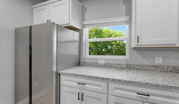 1305-d Mill Street, Gainesville, TX 76240, 2 Bedrooms Bedrooms, ,2 BathroomsBathrooms,Residential Lease,For Rent,1305-d Mill Street,20894113