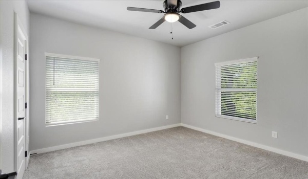1305-d Mill Street, Gainesville, TX 76240, 2 Bedrooms Bedrooms, ,2 BathroomsBathrooms,Residential Lease,For Rent,1305-d Mill Street,20894113