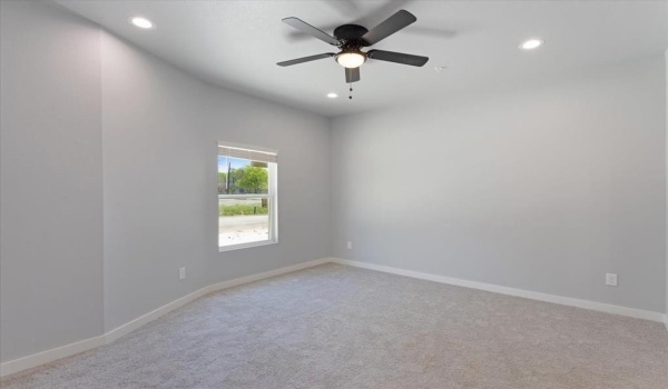 1305-d Mill Street, Gainesville, TX 76240, 2 Bedrooms Bedrooms, ,2 BathroomsBathrooms,Residential Lease,For Rent,1305-d Mill Street,20894113