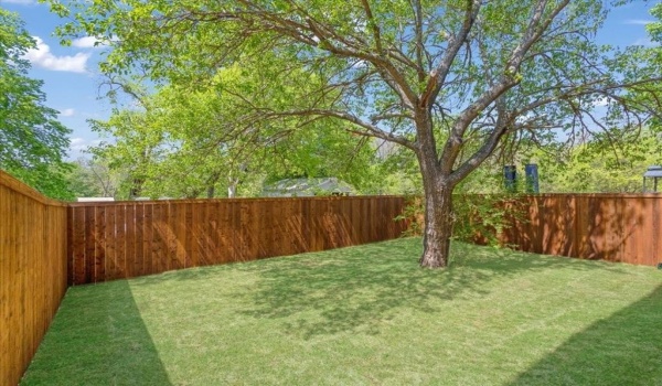 1305-d Mill Street, Gainesville, TX 76240, 2 Bedrooms Bedrooms, ,2 BathroomsBathrooms,Residential Lease,For Rent,1305-d Mill Street,20894113