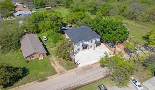 1305-d Mill Street, Gainesville, TX 76240, 2 Bedrooms Bedrooms, ,2 BathroomsBathrooms,Residential Lease,For Rent,1305-d Mill Street,20894113