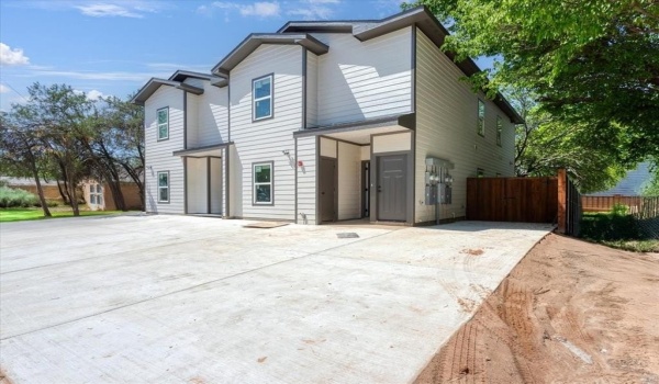 1305-d Mill Street, Gainesville, TX 76240, 2 Bedrooms Bedrooms, ,2 BathroomsBathrooms,Residential Lease,For Rent,1305-d Mill Street,20894113