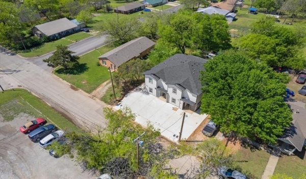1305-d Mill Street, Gainesville, TX 76240, 2 Bedrooms Bedrooms, ,2 BathroomsBathrooms,Residential Lease,For Rent,1305-d Mill Street,20894113