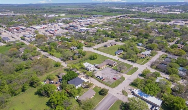 1305-d Mill Street, Gainesville, TX 76240, 2 Bedrooms Bedrooms, ,2 BathroomsBathrooms,Residential Lease,For Rent,1305-d Mill Street,20894113