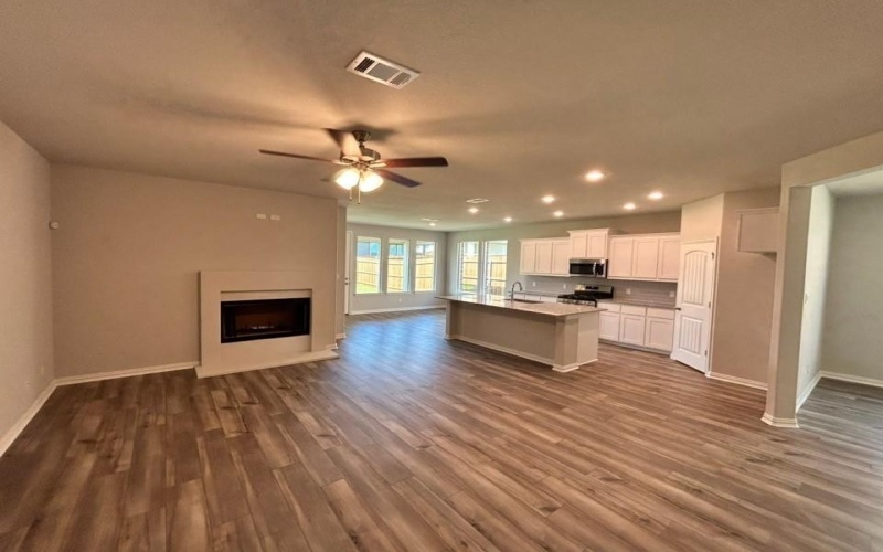 3521 Columbus Street, Gainesville, TX 76240, 3 Bedrooms Bedrooms, ,2 BathroomsBathrooms,Residential,For Sale,3521 Columbus Street,20894640