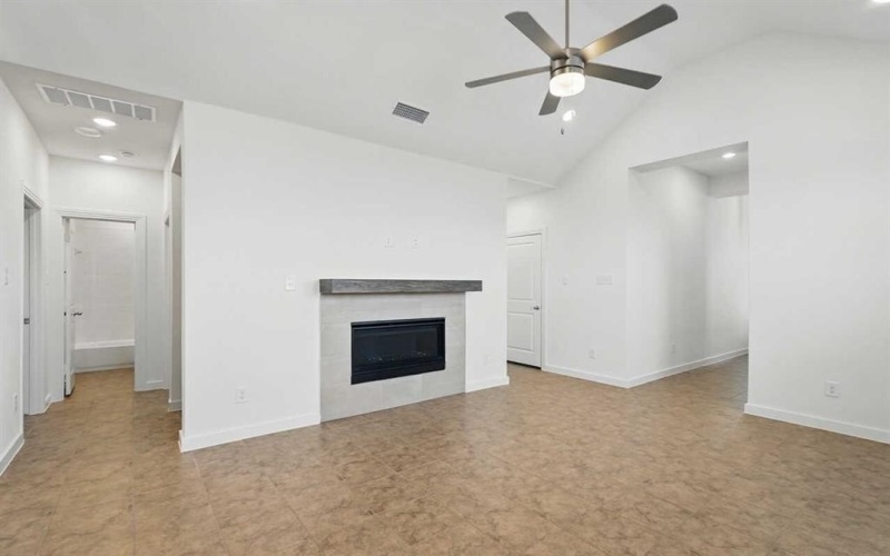 3928 Bison Lane, Heartland, TX 75126, 3 Bedrooms Bedrooms, ,2 BathroomsBathrooms,Residential,For Sale,3928 Bison Lane,20894651
