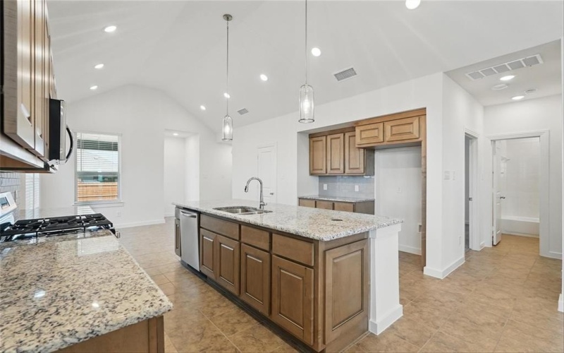 3928 Bison Lane, Heartland, TX 75126, 3 Bedrooms Bedrooms, ,2 BathroomsBathrooms,Residential,For Sale,3928 Bison Lane,20894651