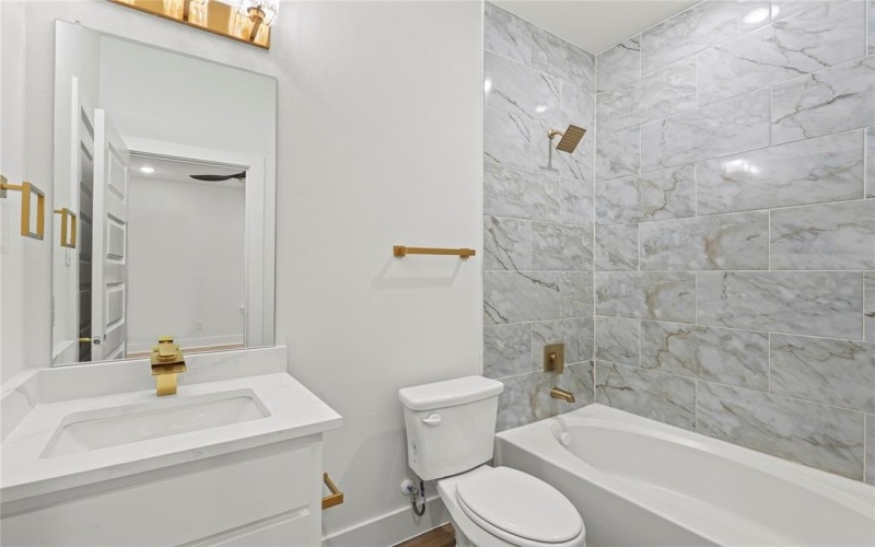 5305 Colonial Avenue, Dallas, TX 75215, 4 Bedrooms Bedrooms, ,3 BathroomsBathrooms,Residential,For Sale,5305 Colonial Avenue,20894748
