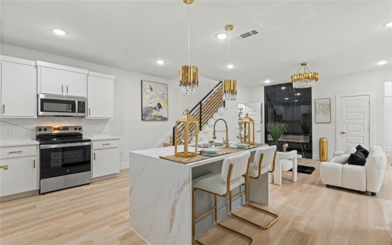 5305 Colonial Avenue, Dallas, TX 75215, 4 Bedrooms Bedrooms, ,3 BathroomsBathrooms,Residential,For Sale,5305 Colonial Avenue,20894748