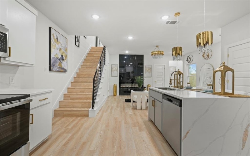 5305 Colonial Avenue, Dallas, TX 75215, 4 Bedrooms Bedrooms, ,3 BathroomsBathrooms,Residential,For Sale,5305 Colonial Avenue,20894748