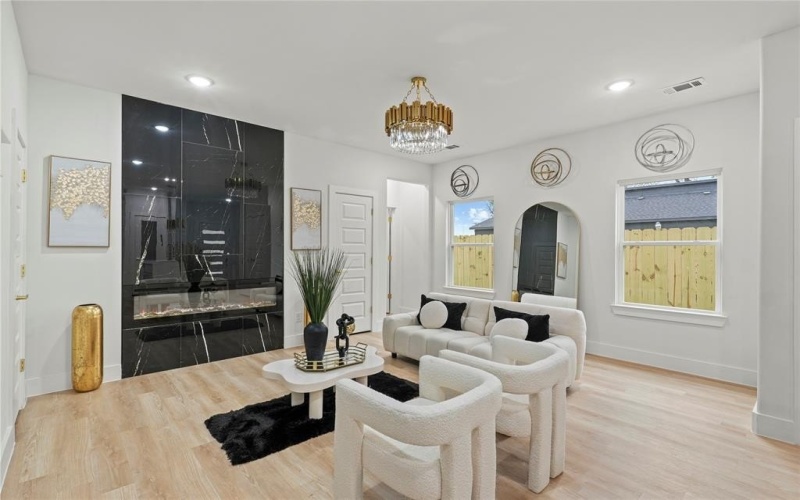 5305 Colonial Avenue, Dallas, TX 75215, 4 Bedrooms Bedrooms, ,3 BathroomsBathrooms,Residential,For Sale,5305 Colonial Avenue,20894748