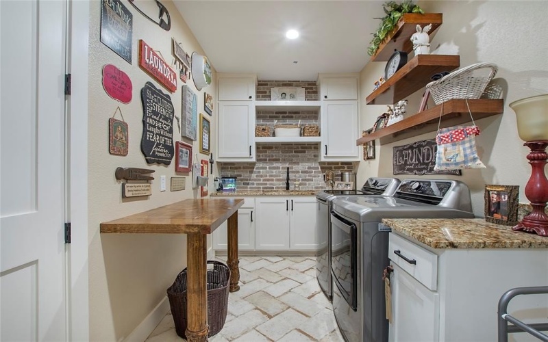 3106 County Road 2526, Quinlan, TX 75474, 4 Habitaciones Habitaciones , ,5 BañosBaños,Residential,En Venta,3106 County Road 2526,20895345