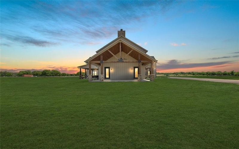 3106 County Road 2526, Quinlan, TX 75474, 4 Habitaciones Habitaciones , ,5 BañosBaños,Residential,En Venta,3106 County Road 2526,20895345