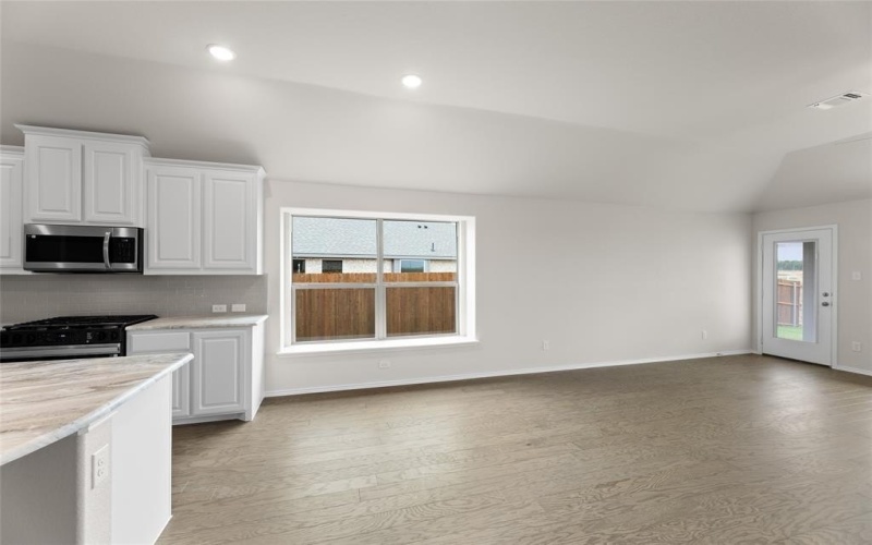 1005 Pineview Lane, Crowley, TX 76036, 3 Bedrooms Bedrooms, ,2 BathroomsBathrooms,Residential,For Sale,1005 Pineview Lane,20895394
