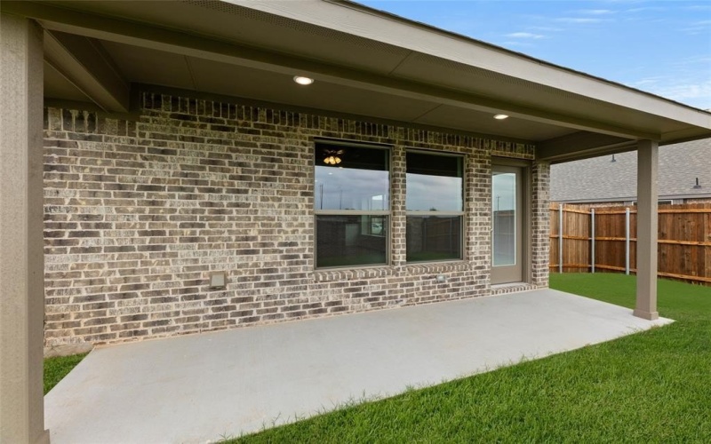 1005 Pineview Lane, Crowley, TX 76036, 3 Bedrooms Bedrooms, ,2 BathroomsBathrooms,Residential,For Sale,1005 Pineview Lane,20895394
