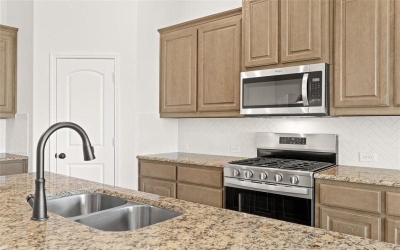 305 Pasture Drive, Midlothian, TX 76065, 4 Habitaciones Habitaciones , ,3 BañosBaños,Residential,En Venta,305 Pasture Drive,20895450