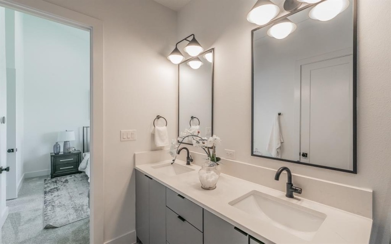 2210 Shea Road #104, Dallas, TX 75235, 2 Bedrooms Bedrooms, ,2 BathroomsBathrooms,Residential,For Sale,2210 Shea Road,20895485