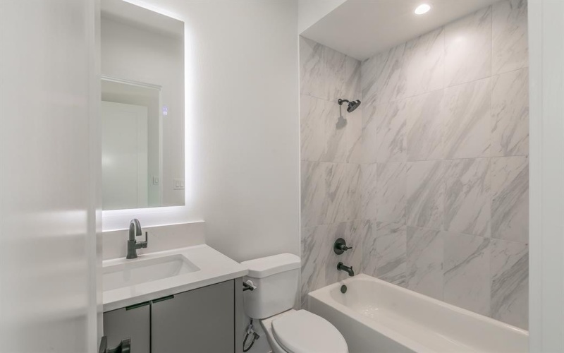 2210 Shea Road #104, Dallas, TX 75235, 2 Bedrooms Bedrooms, ,2 BathroomsBathrooms,Residential,For Sale,2210 Shea Road,20895485
