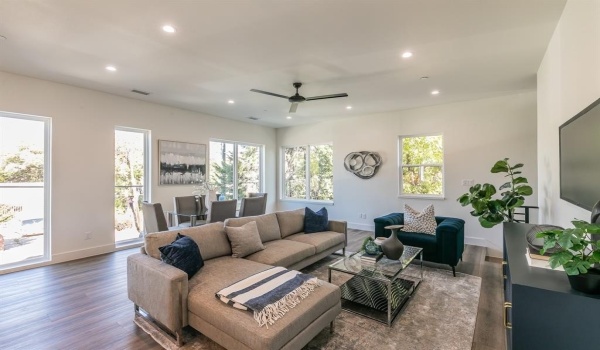 2210 Shea Road #104, Dallas, TX 75235, 2 Bedrooms Bedrooms, ,2 BathroomsBathrooms,Residential,For Sale,2210 Shea Road,20895485
