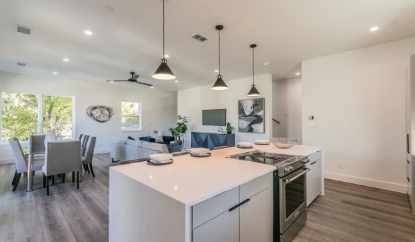 2210 Shea Road #104, Dallas, TX 75235, 2 Bedrooms Bedrooms, ,2 BathroomsBathrooms,Residential,For Sale,2210 Shea Road,20895485