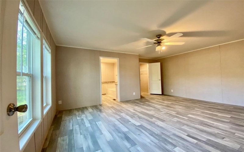 903 SW 24th Street, Mineral Wells, TX 76067, 4 Habitaciones Habitaciones , ,2 BañosBaños,Residential,En Venta,903 SW 24th Street,20893372
