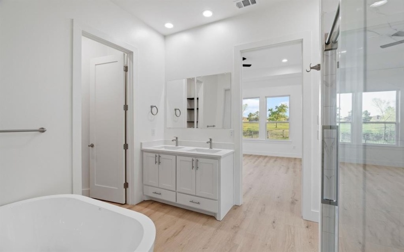 1703 Carnoustie Drive, Ennis, TX 75119, 3 Bedrooms Bedrooms, ,3 BathroomsBathrooms,Residential,For Sale,1703 Carnoustie Drive,20896274
