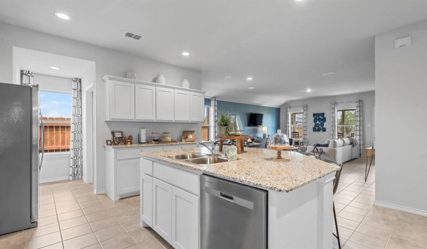 1008 INGALLS PARK Lane, Fort Worth, TX 76131, 4 Habitaciones Habitaciones , ,2 BañosBaños,Residential,En Venta,1008 INGALLS PARK Lane,20896628