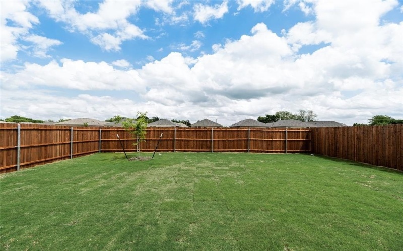 5022 Volunteer Drive, Ennis, TX 75119, 3 Bedrooms Bedrooms, ,2 BathroomsBathrooms,Residential,For Sale,5022 Volunteer Drive,20896675