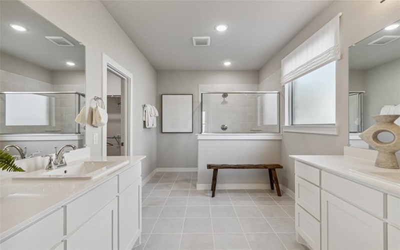 581 Moonrise Street, Waxahachie, TX 75165, 5 Bedrooms Bedrooms, ,5 BathroomsBathrooms,Residential,For Sale,581 Moonrise Street,20897006