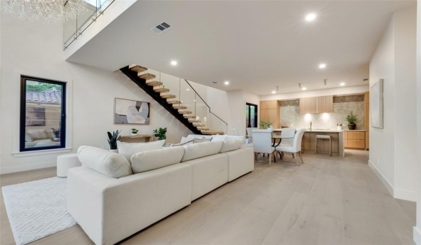 1622 Sylvan Avenue, Dallas, TX 75208, 5 Habitaciones Habitaciones , ,3 BañosBaños,Residential,En Venta,1622 Sylvan Avenue,20897183