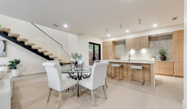 1622 Sylvan Avenue, Dallas, TX 75208, 5 Habitaciones Habitaciones , ,3 BañosBaños,Residential,En Venta,1622 Sylvan Avenue,20897183
