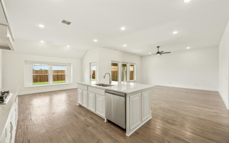 817 Turnbull Avenue, Fort Worth, TX 76247, 4 Habitaciones Habitaciones , ,3 BañosBaños,Residential,En Venta,817 Turnbull Avenue,20900109