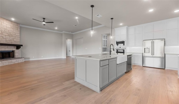 1060 Julian Drive, Van Alstyne, TX 75495, 4 Bedrooms Bedrooms, ,3 BathroomsBathrooms,Residential,For Sale,1060 Julian Drive,20900119